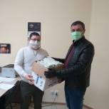 Партиец  обеспечил волонтеров Туймазинского района медицинскими масками