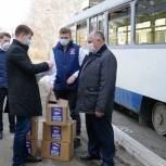 Водители и кондукторы в Барнауле получили 2000 защитных масок для работы в условиях пандемии