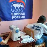 Партактив подключился к пошиву многоразовых масок