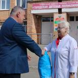Александр Жукаев передал детской поликлинике средства индивидуальной защиты