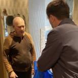 Волонтерский центр оказал помощь в доставке продуктов питания пожилому саратовцу