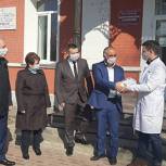В Спасске шьют защитные маски и костюмы для врачей
