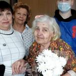 Долинские единороссы навестили бывших узников малолетних узников концлагерей