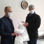 Станислав Подоль обеспечил старожиловских медиков защитными костюмами