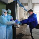 Волонтёры Сыктывкара поздравили врачей и пациентов с праздником Светлой Пасхи