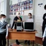 Сердобские школьники из многодетных семей получают комьютеры