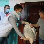 Омские семьи обеспечивают продуктовыми наборами