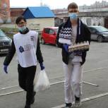 В период пандемии пожилым гражданам, находящимся на самоизоляции, помогают волонтеры