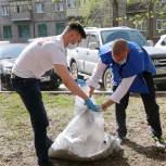 Акция «Спасибо врачам» в Новосибирске: добровольцы помогают медикам приводить в порядок территории больниц 
