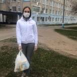 Месяц борьбы с пандемией: волонтеры помогли десяткам тысяч россиян