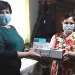 Школьники Кузнецкого района получают технику для дистанционного обучения