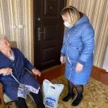 Волонтеры доставили продуктовые наборы нуждающимся жителям Анивского района