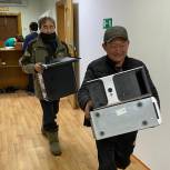 Жители Верхневилюйска собирают компьютеры для школьников из многодетных семей