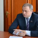 Михаил Дралин поддержал малообеспеченные семьи и пенсионеров Шемышейского района