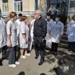 Южноуральские медики получили 2000 чайных наборов