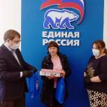 Тобольские активисты оказали помощь многодетной семье погорельцев