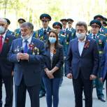 В День Победы новосибирских ветеранов поздравили военным оркестром у дома