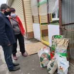 Волонтеры доставили корм в приют для животных