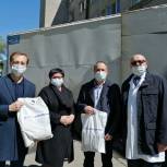 Персонал самарской городской больницы № 6 порадовали премией и подарками