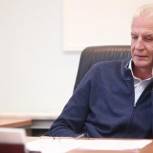 Депутаты отвечают на вопросы псковичей в приемной «Единой России» по телефону