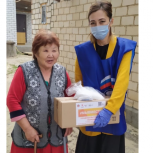 Волонтёры доставляют продукты самоизолированным гражданам