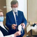 Нина Черняева передала волгоградским врачам более 5,7 тысяч респираторов для работы