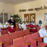 Секретарь Труновского местного отделения встретился в работниками медицинских учреждений