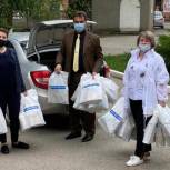 Сальский район: Врачам вручили чайные наборы