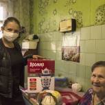 В Ленинском районе Новосибирска поздравили партийца с 88-летием 