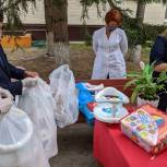 Партийцы передали подарки в Специализированный центр ребенка