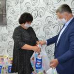 Россошанские единороссы поздравили воспитанников социально-реабилитационного центра