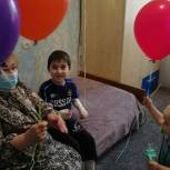 Мегионскому мальчику – бабочке передали медикаменты и подарки в честь Дня защиты детей
