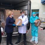 В московскую поликлинику передали 150 продуктовых наборов в рамках акции «Спасибо врачам»