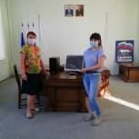 Юным жителям Новочеркасска вручили компьютеры