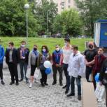 Партийцы Северного округа Москвы поздравили врачей с Днем медработника