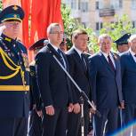 Андрей Турчак посетил Парад Победы в Калуге