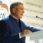 «Единая Россия» выдвинула Рустама Минниханова на выборы главы Татарстана