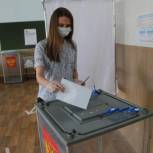 В День молодежи студенты Саратова и области пришли на избирательные участки