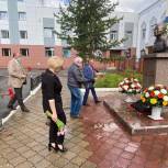 В Надыме «единороссы» почтили память Героя Анатолия Зверева