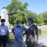 Партийные проекты «Городская среда» и «Культура малой Родины» помогли благоустроить ДК и прилегающую территорию в Травниках 
