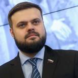 В «Единой России» поддержали инициативу по разработке закона о молодежной политике