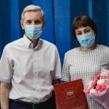 Медсестра из Омутинского района получила областную награду 