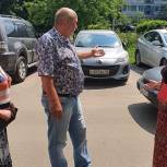 Партийцы Лобни помогут жителям решить вопрос со сложной дорожно-транспортной ситуацией на дворовой территории