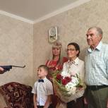 Благотворительные акции, цветы и конкурсы - в России отпраздновали День семьи, любви и верности