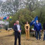 В Худайбердинском открыли долгожданную детскую площадку
