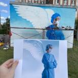 Молодогвардейцы помогли восстановить граффити «Спасибо врачам» 