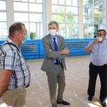 Ремонт спортивного зала в Таре прошел первую проверку