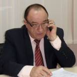 Депутат областной Думы Михаил Лосенко провел прием граждан по телефону