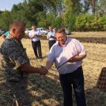 Николай Панков встретился с сельхозработниками в полях Ивантеевского района