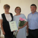 Светлана Солнцева вручила благодарность волонтеру-добровольцу Волжского района